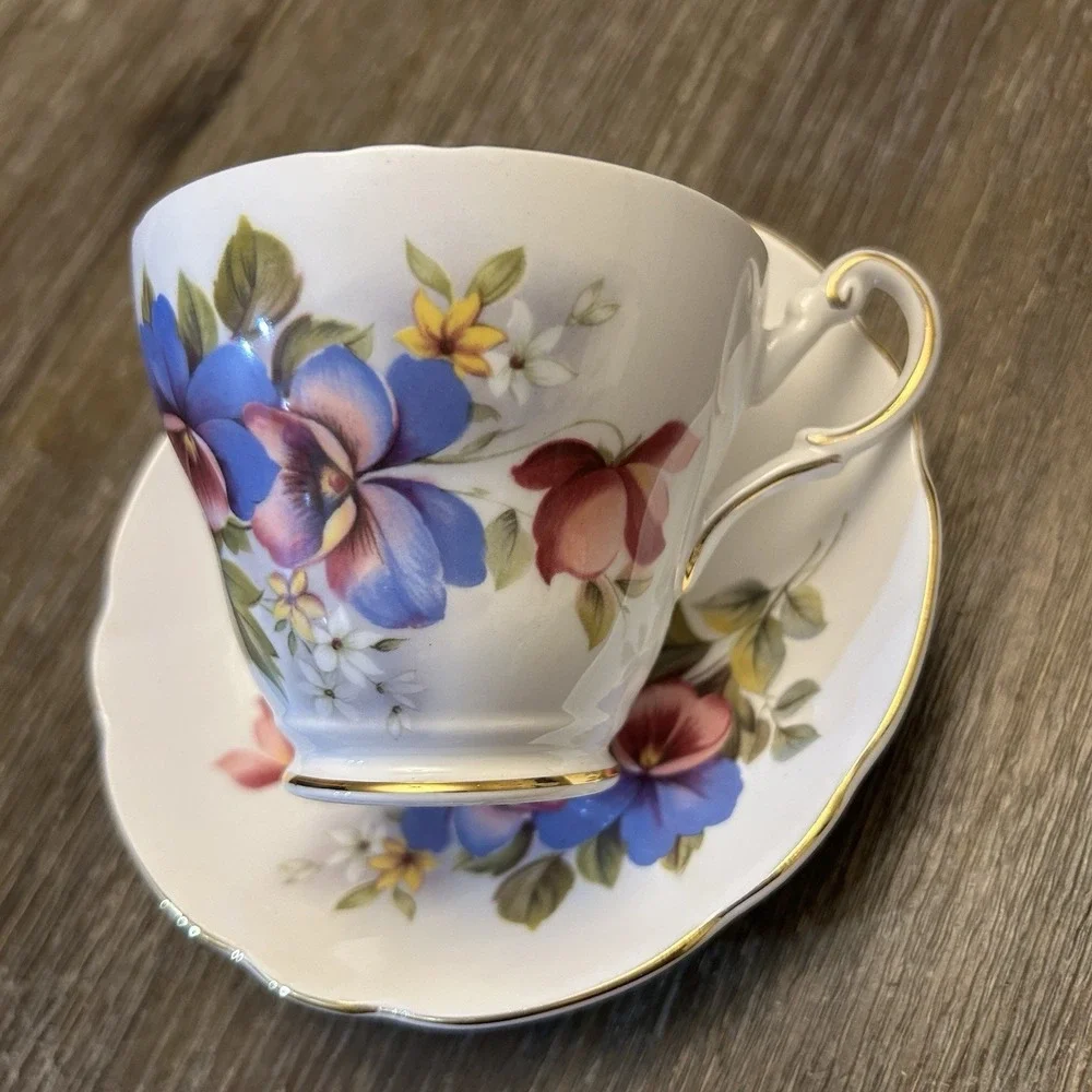 Regency English Bone China Teacup & Saucer Pansy Floral Gold Trim England VTG